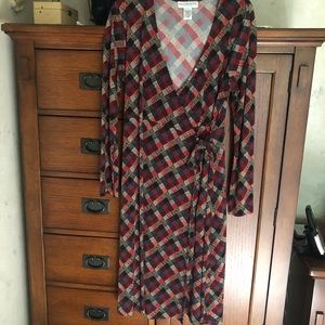 Sag Harbor wrap tie plaid stretch dress red black long sleeve v neck